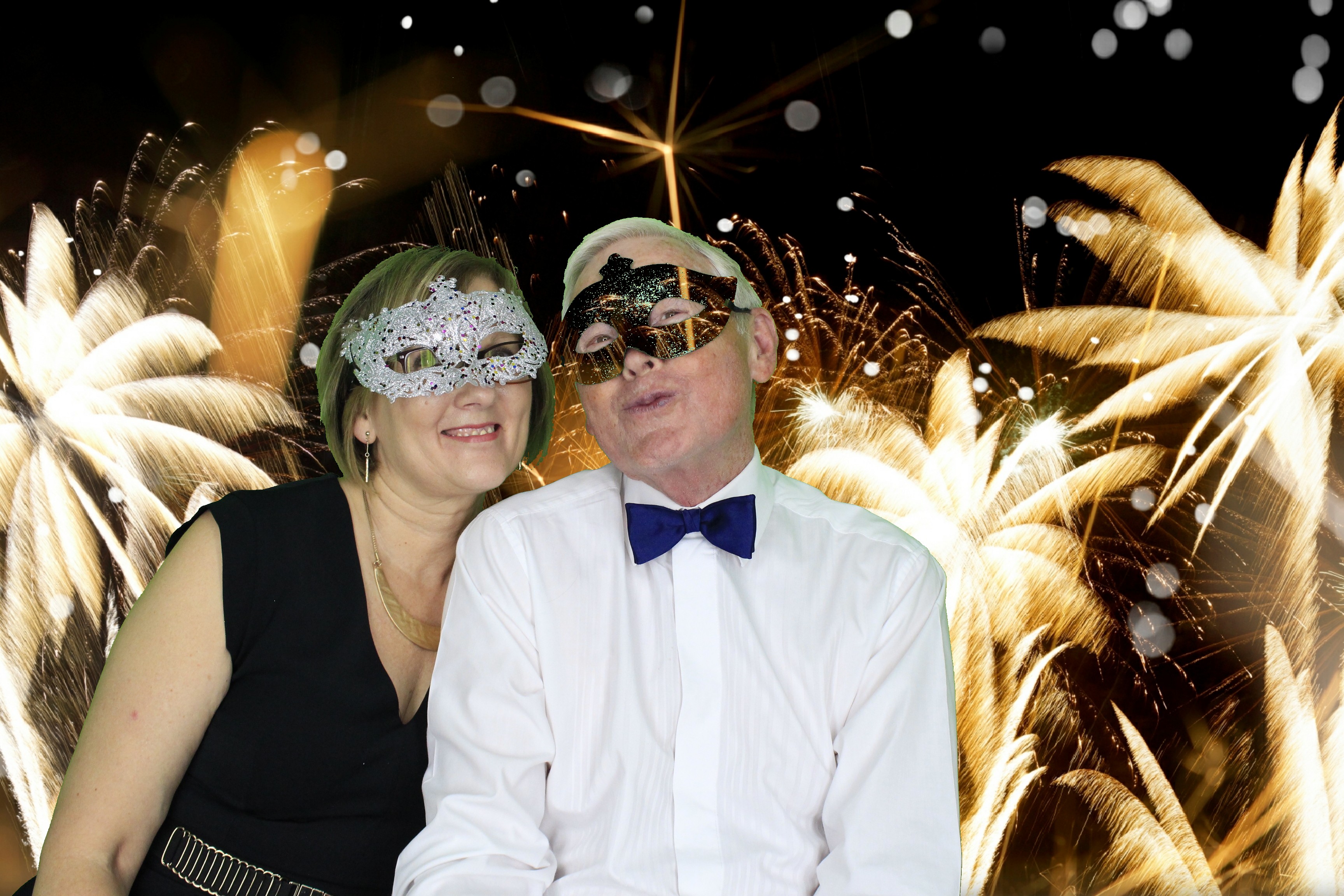 New Years Eve Party Silvermere | View more photos from the event at gallery.myphotoboothexperience.co.uk/u/MyPhotoBoothExperienceLtd/New-Years-Eve-Party-Silvermere